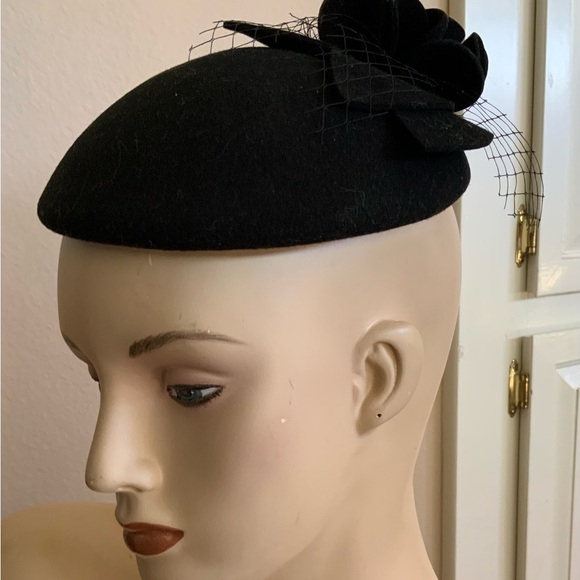 Accessories - Black felt hat